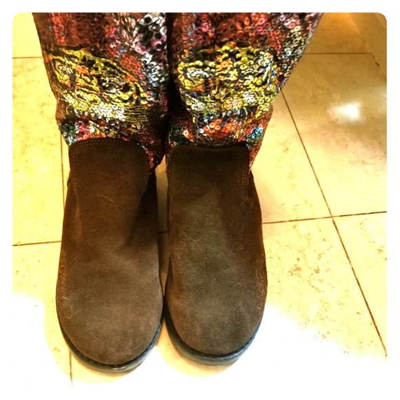Ed hardy ugg boots - Picture 1 of 2